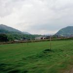 Almasa A. (2000)  - Muslimani Srebrenice, koji su pobjegli u bazu UN-a, su bili smješteni od bosansko-srpskih vojnika u ovu odvojenu kuću u okolini baze. Moj muž i moj stariji sin su takođe tu «nestali».   
