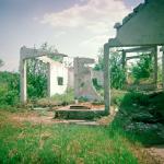 Jasminka S. (2000)  - Opet je proljeće, iako još ima ruševine u našem selu. I naša kuća je srušena do temelja. Ipak imam veliku želju za povratkom na svoje ognjište.