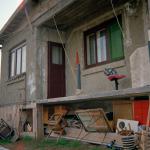 Dada M. (2005)  - Nije ni velika, ni lijepa, ali je moja i sretna. Kuća.