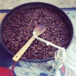 Dada M. (2015)  -  Sad da mozete da osjetite miris przenja kafe vratilo bi Vas u vrijeme kad su nase nane przile. Tradicija se polako gasi I sve se kupuje gotovo u marketima. Ja jos uvijek na stari nacin przim I meljem kafu I vjerujte kakav ukus I miris ima da nije ni slicna kafi iz marketa, zato bujrum na pravu Bosansku kafu. Foto by Dada                